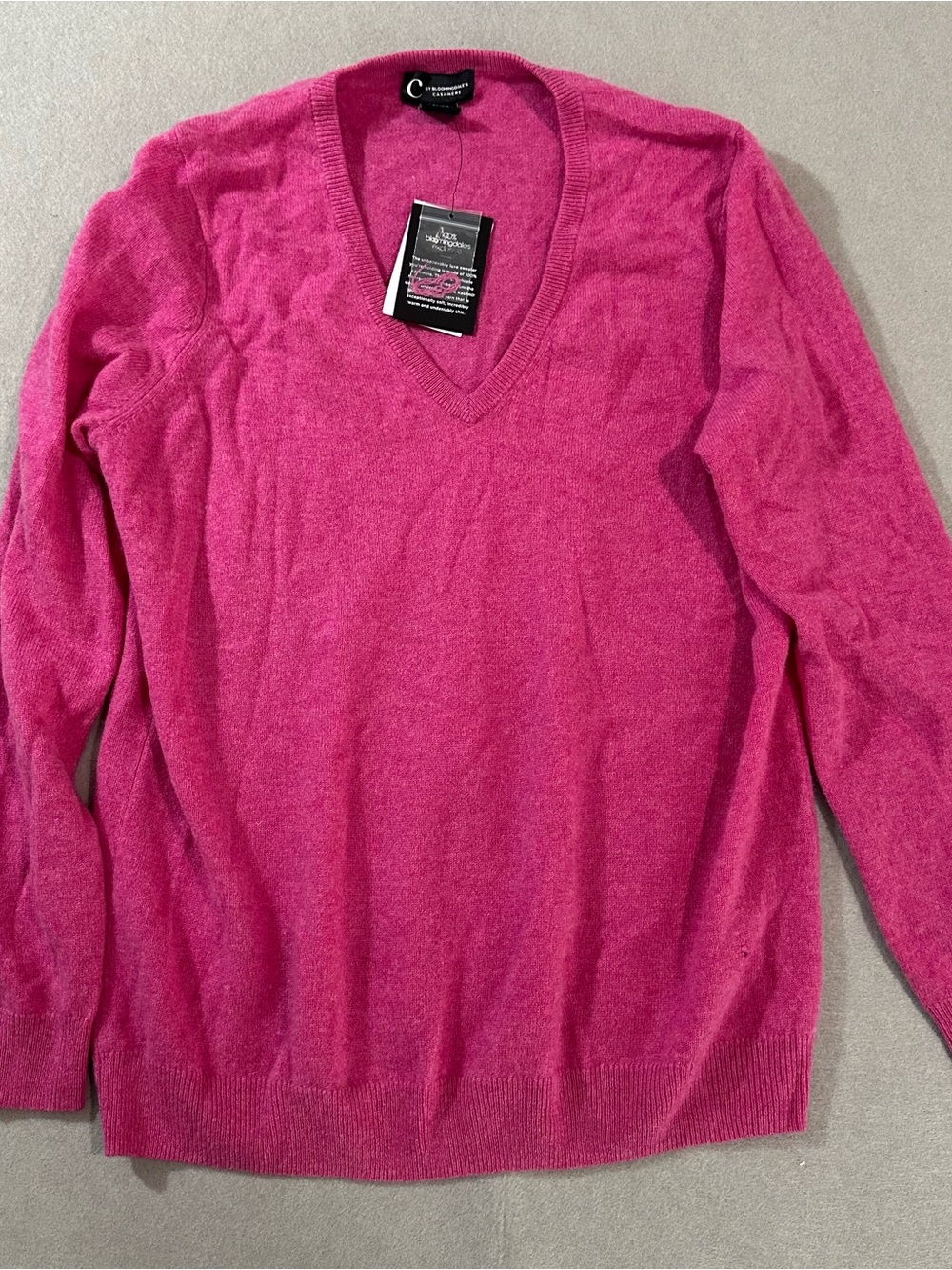 Bloomingdale's Men’s V-Neck Sweater - Fuchsia Pink